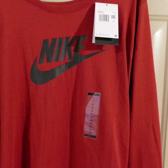 Nike Plus Size Long Sleeve Cotton Graphic Top NWT - Picture 8 of 10